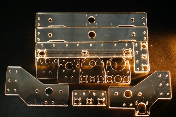 acrylic plastic laser cutting process