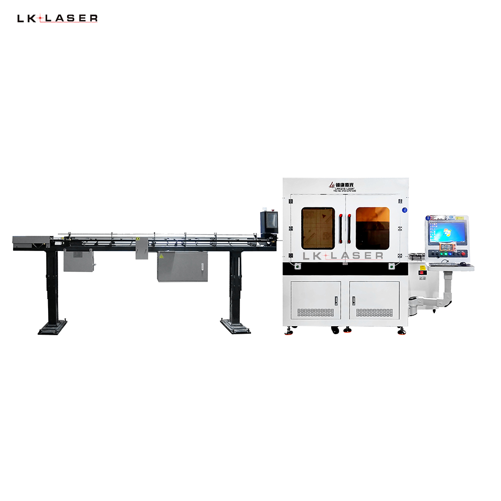 Tube laser cutting machine with automatic loading system 
