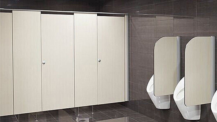 What are the considerations in choosing a public bathroom partition?